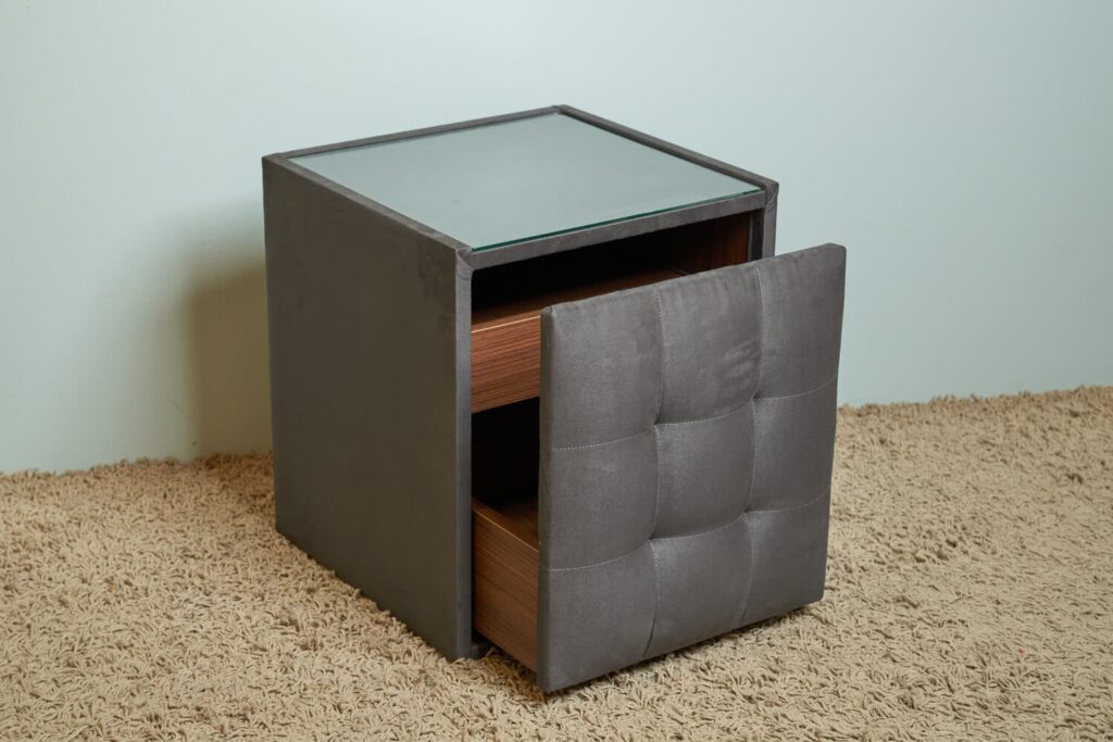 NIGHTSTAND MAGNUM