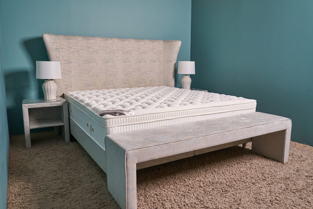 SET - ESCORIAL ( HEADBOARD & BASE )