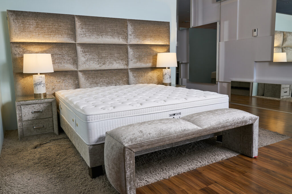 SET  LOUNGE